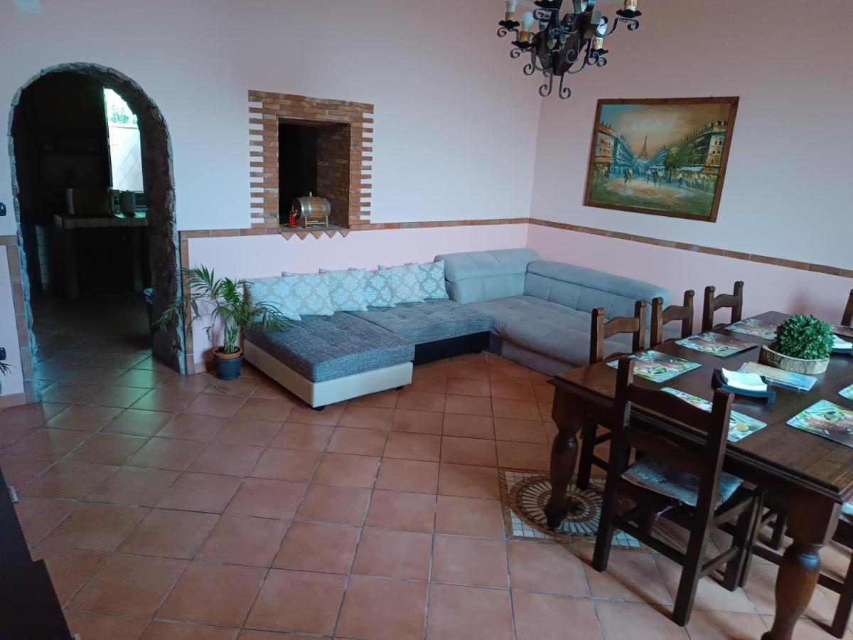 Casa Vacanze Noemi Riposto Exterior foto